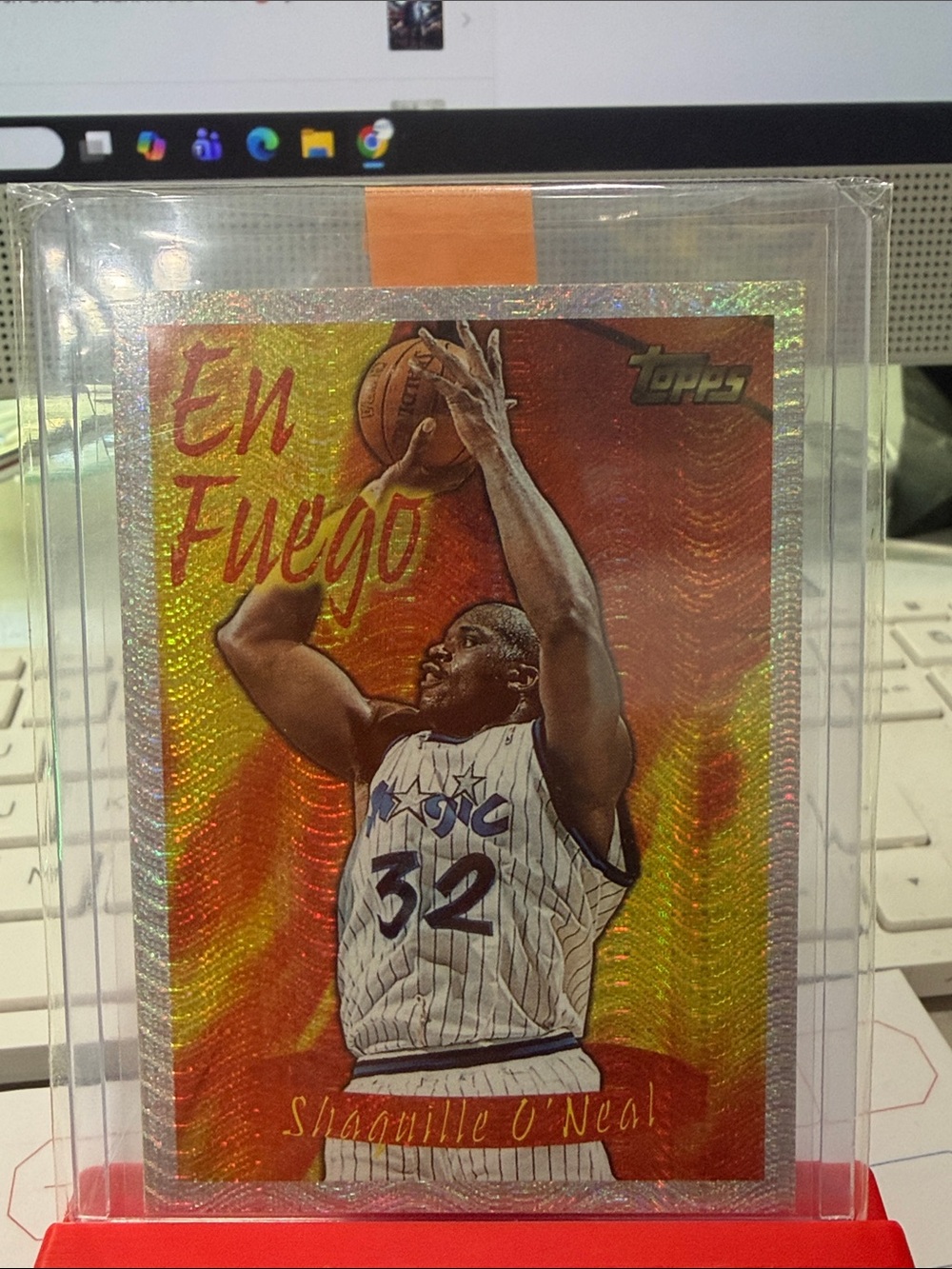 Shaquille O'Neal 1996-97 Topps Season's Best En Fuego #SB3